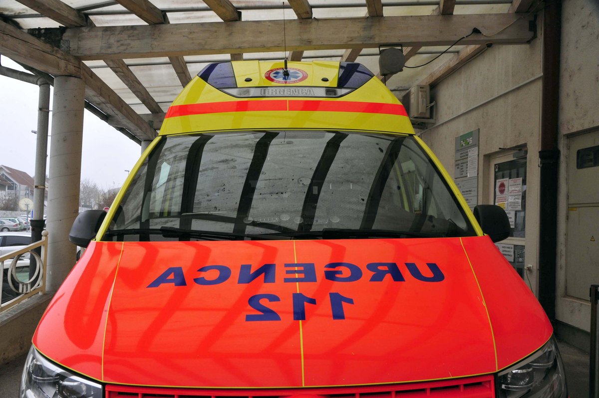 Med delom padel na brežino in umrl