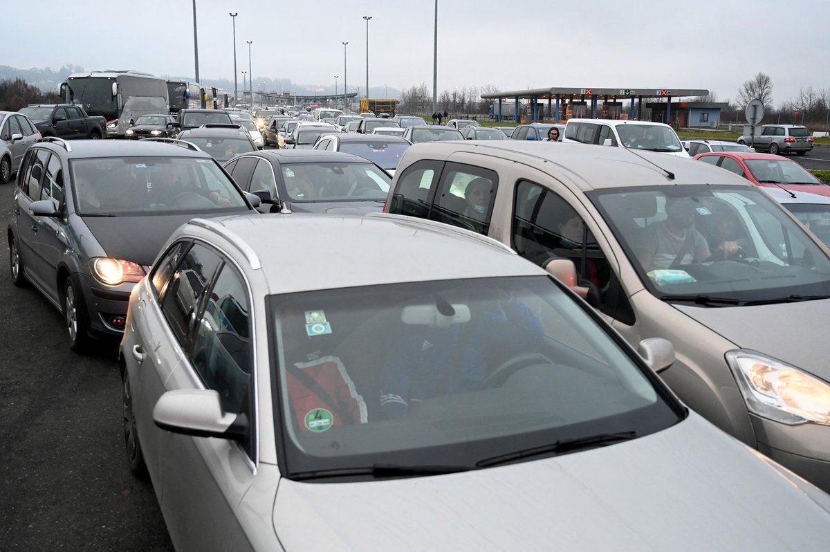 Prihaja paket ukrepov za varčevanje z gorivom, tudi dnevi brez avtomobila in lekcije, kako voziti ekološko