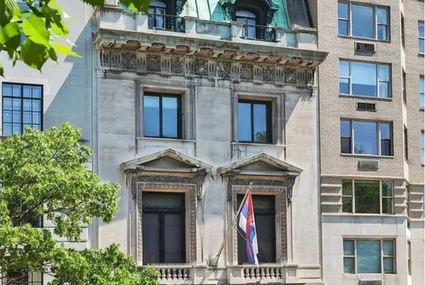 Novo razkritje: Epstein želel kupiti prestižno Titovo vilo v New Yorku (FOTO)