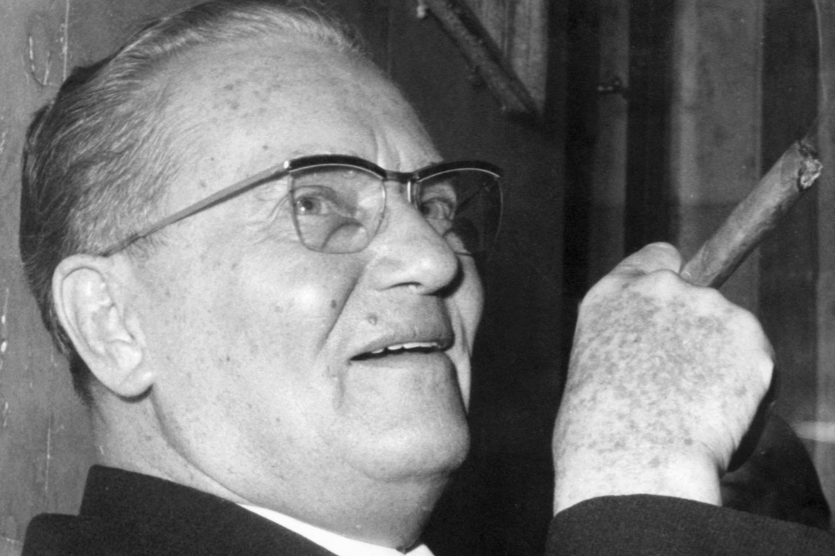 Angola z redom časti posthumno odlikovala Josipa Broza Tita