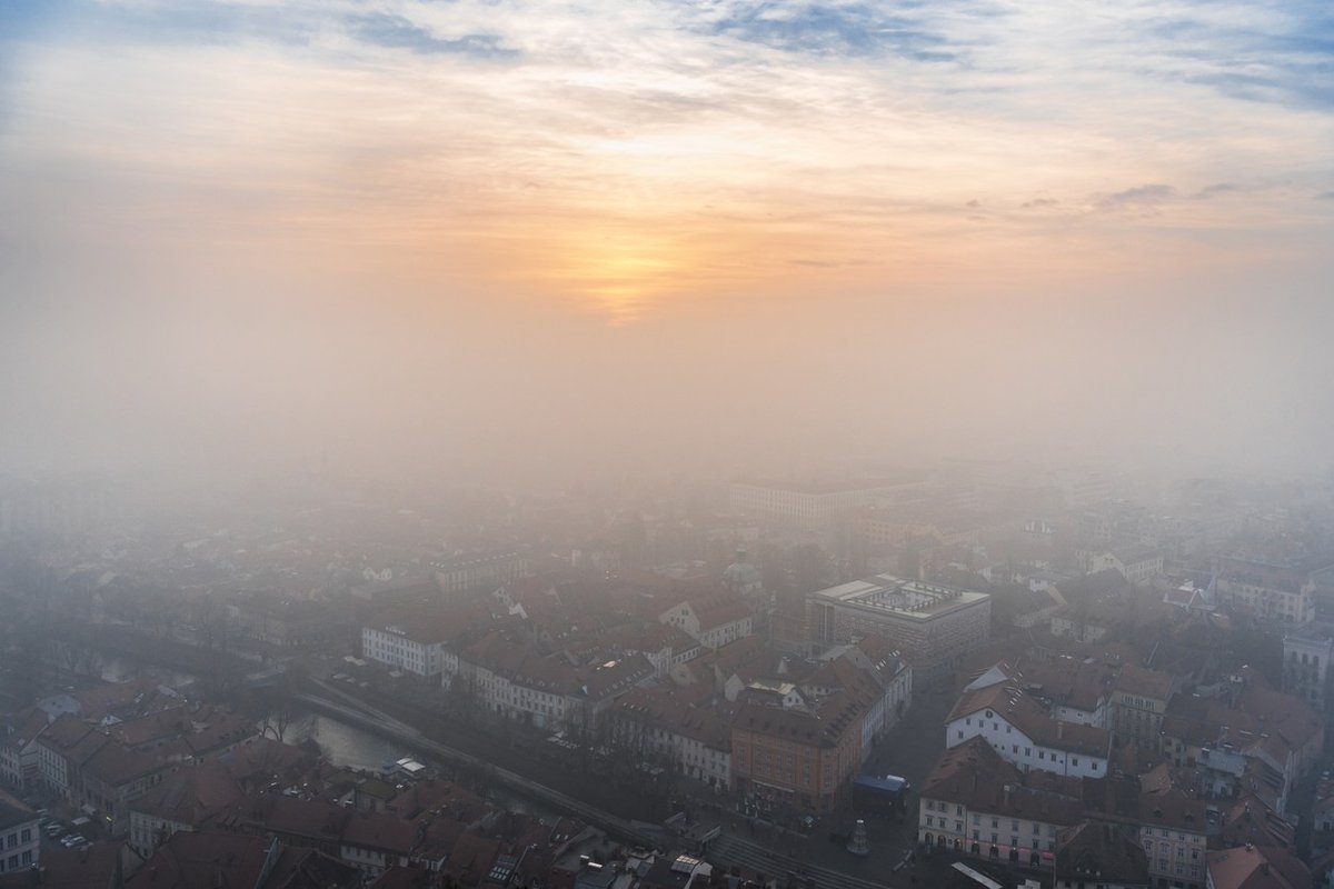 Jutranja megla se bo razkadila in posijalo bo sonce