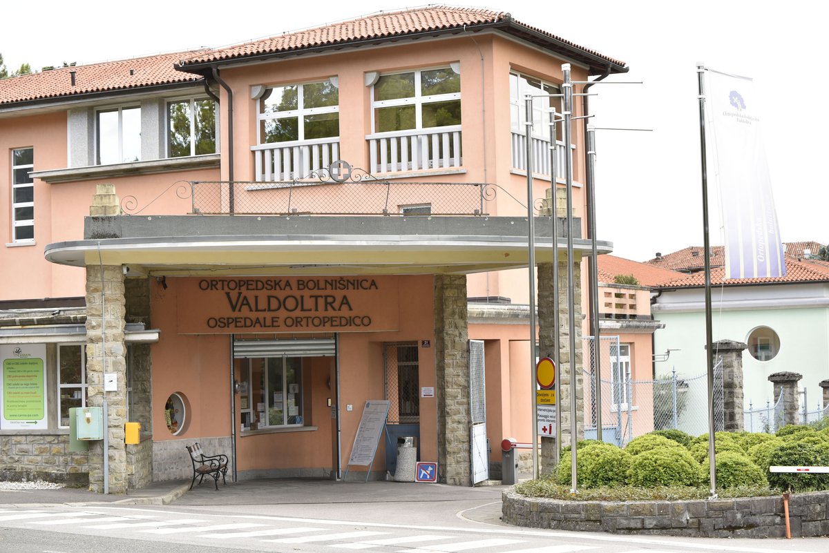 Kriminalisti izvajajo preiskave v bolnišnici Valdoltra