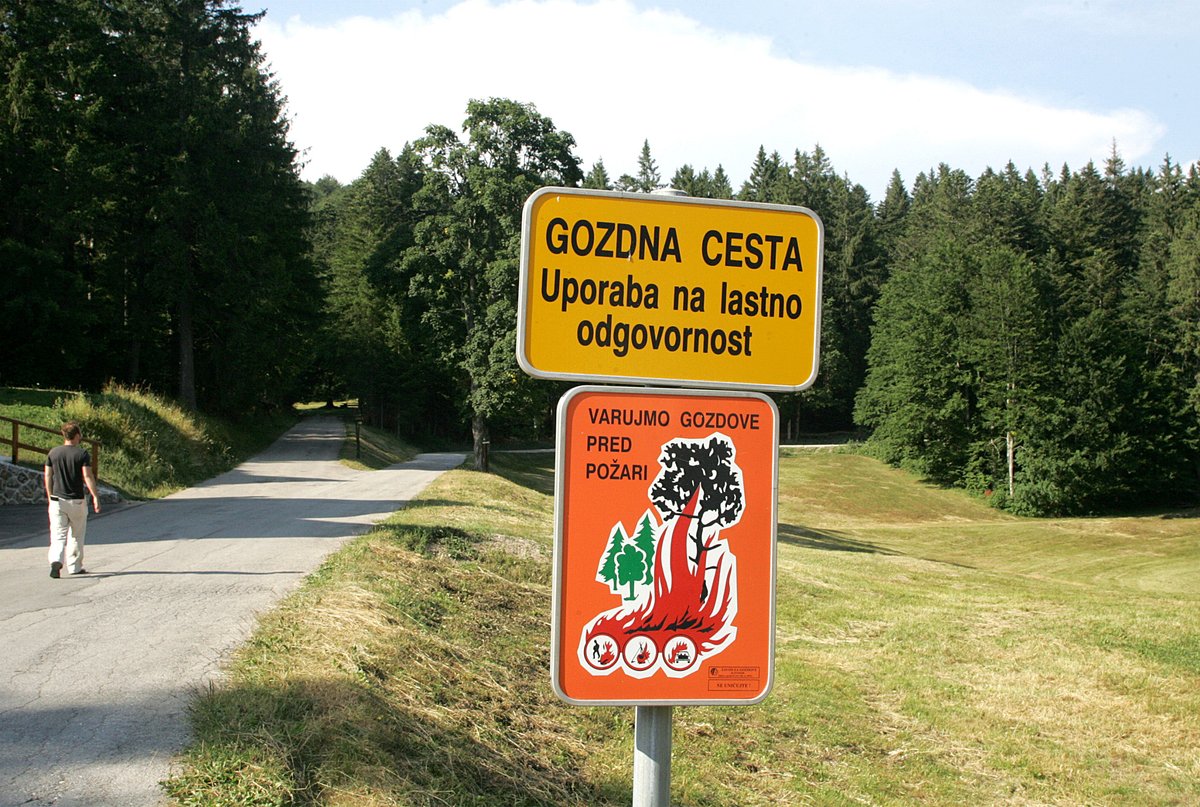 Padajo temperaturni rekordi, požarna ogroženost pa ni razglašena. Zakaj?