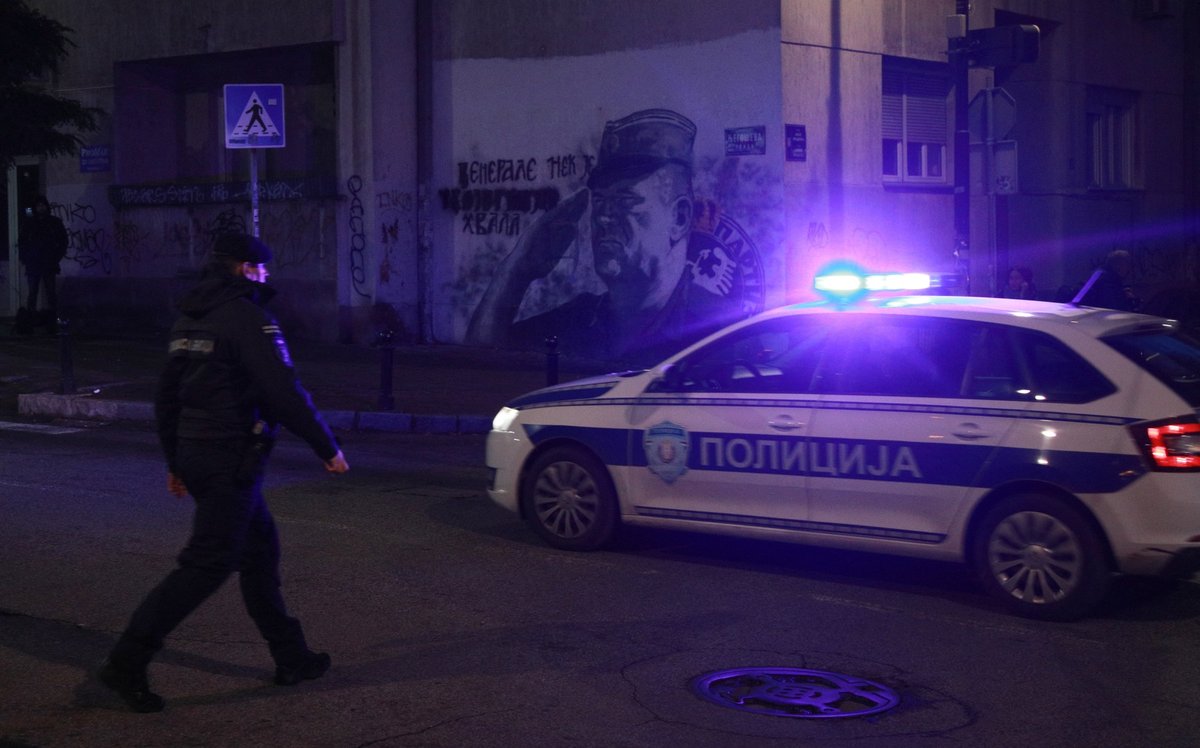 Krvavi obračun v Beogradu: napadalec prišel v restavracijo in začel streljati