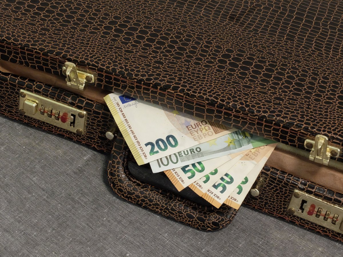 Stranke odgovarjajo: Kaj bi moralo biti kaznivo dejanje, pa trenutno ni?