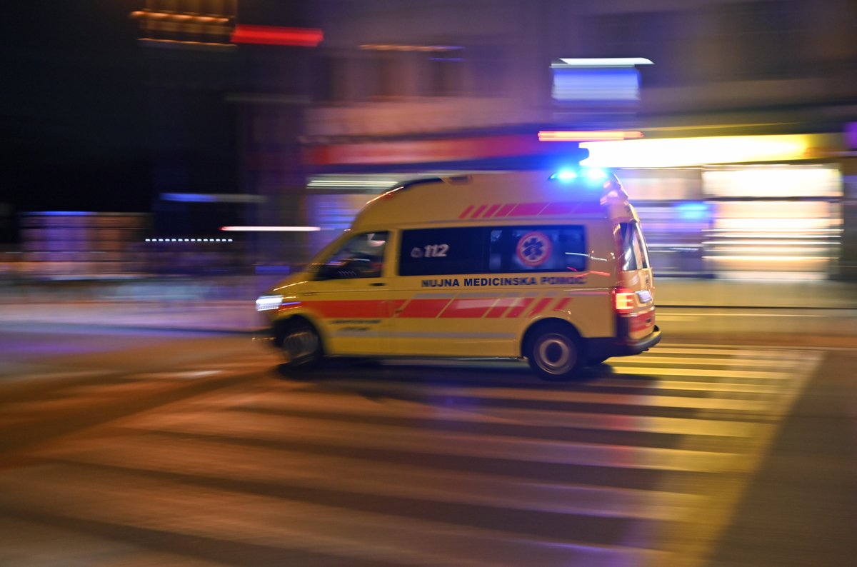 Po pitju na zasebnem druženju v Tacnu šest ljudi pristalo v bolnišnici