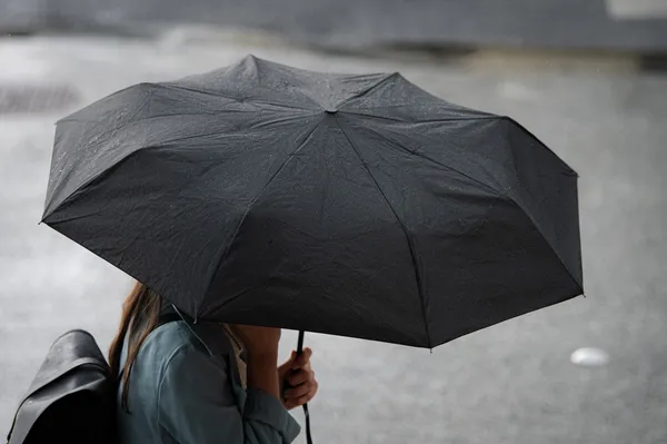 Se bo dež v tem vikendu končno poslovil? Zima le v gorah, kjer velja opozorilo