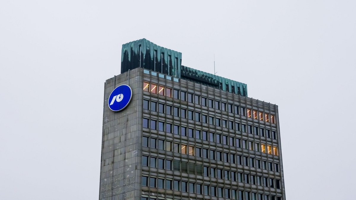 V NLB opozarjajo na lažne telefonske klice v njihovem imenu