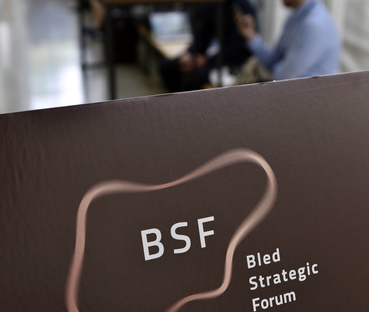 Pred Blejskim strateškim forumom: kdo pride, kdo ni bil povabljen in kdo bo vodil osrednji dogodek?
