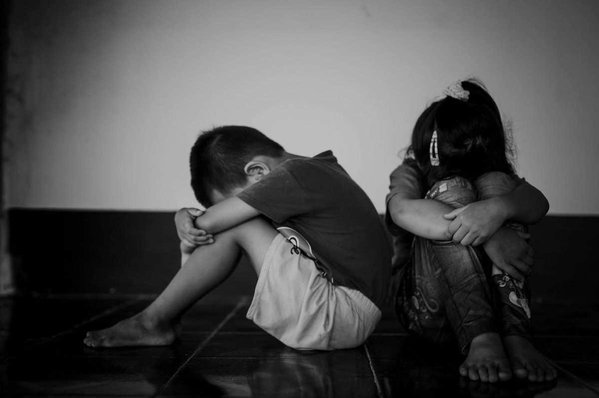 Na Poljskem zaradi pedofilije aretirali sto osumljencev, zasegli 600.000 posnetkov zlorab