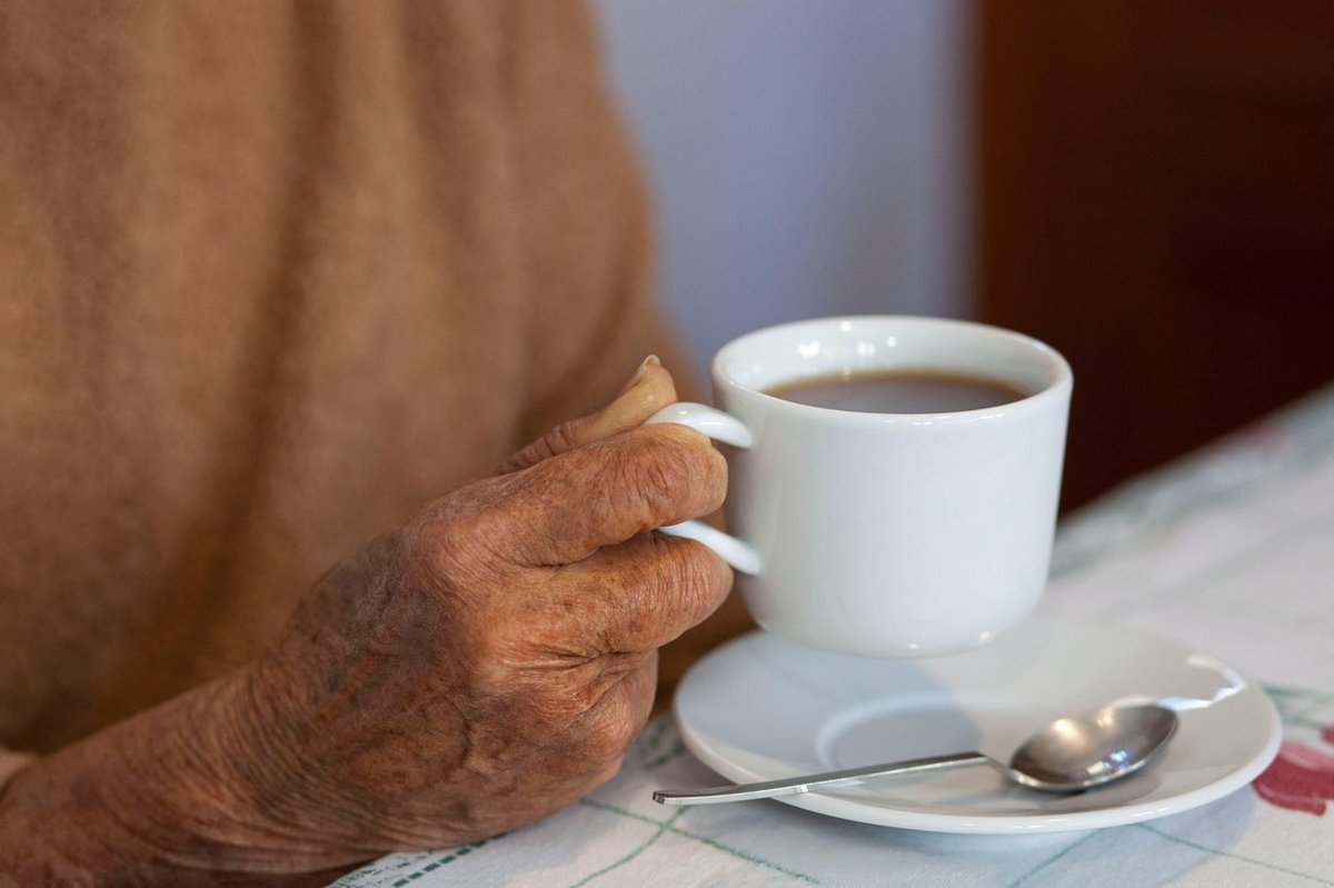 Starejši v domovih bodo samodejno vključeni v sistem dolgotrajne oskrbe
