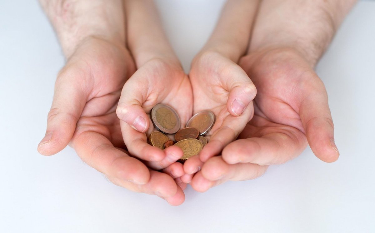 Pravna mreža: Ustavno sodišče je začasno zadržalo rubeže socialnih pomoči