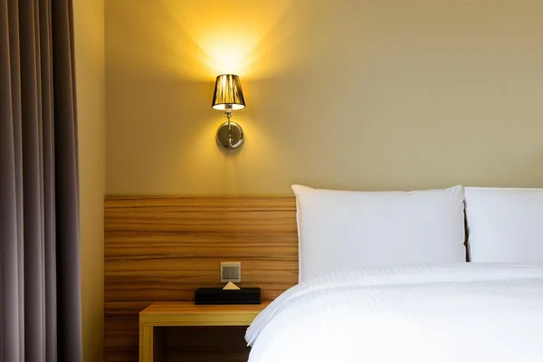 Zakonca prek Airbnb najela sobo, nato pa na postelji našla nenavadno sporočilo  (FOTO)