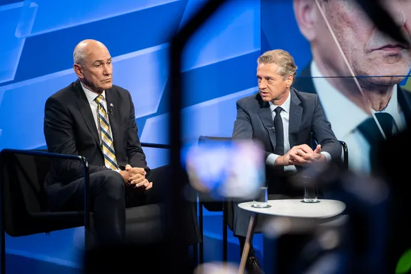 Prva volilna napoved TV Slovenija: kdo bi lahko sestavil vlado?