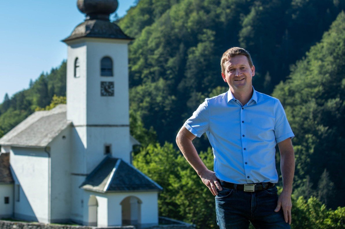 Župan Železnikov opravlja nezdružljivi funkciji, KPK v prekrškovni postopek