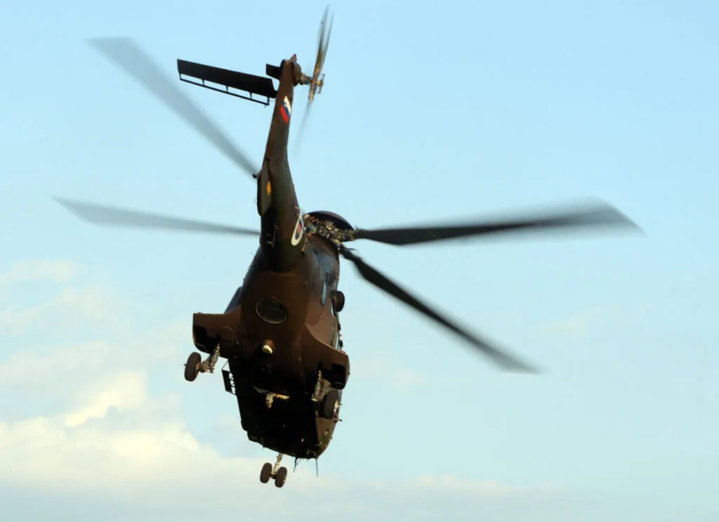 Slovenija pripravljena pomagati Franciji, a se ta ni odločila za slovenski helikopter