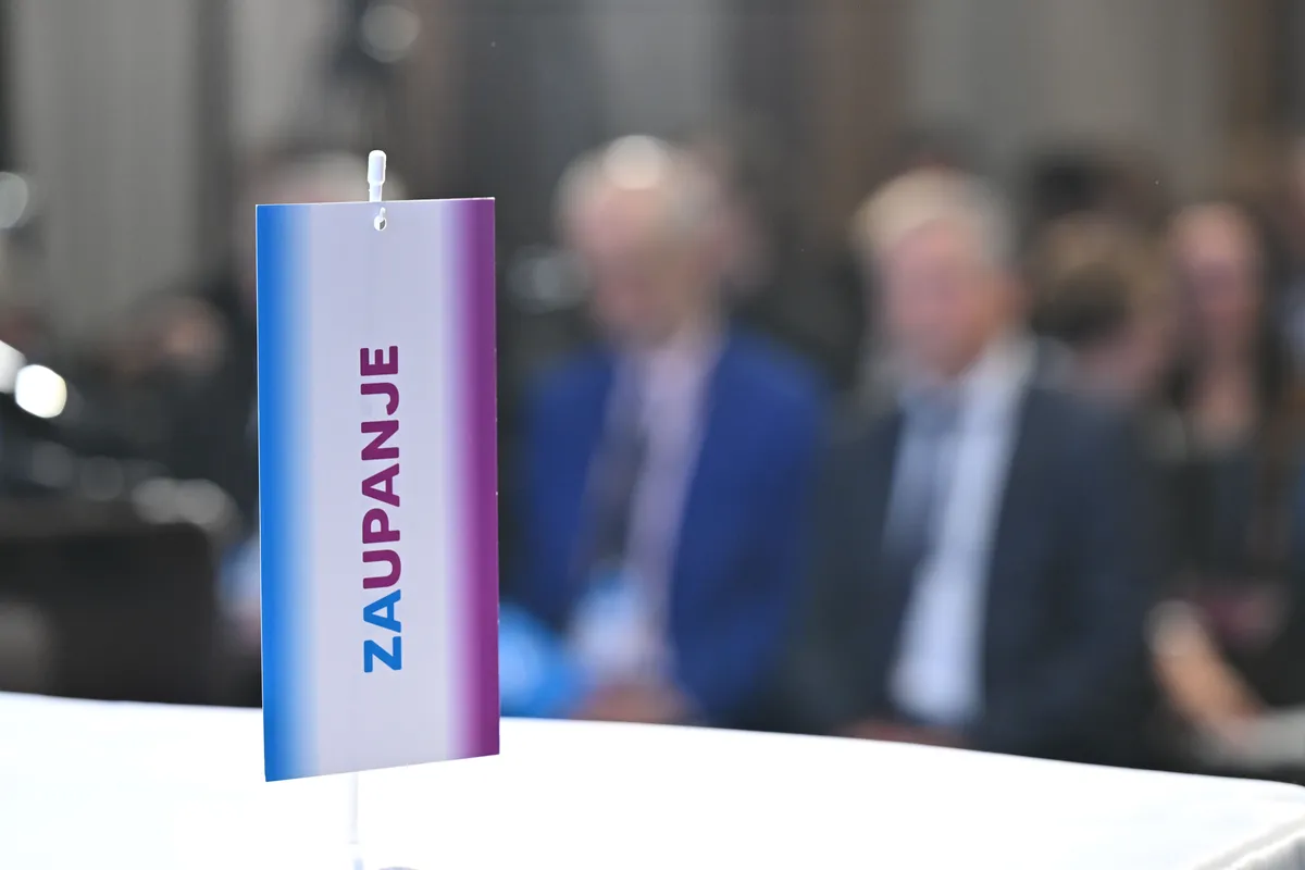 Sodišče ugodilo Karlu Erjavcu: TVS mora stranki omogočiti nastop na soočenjih