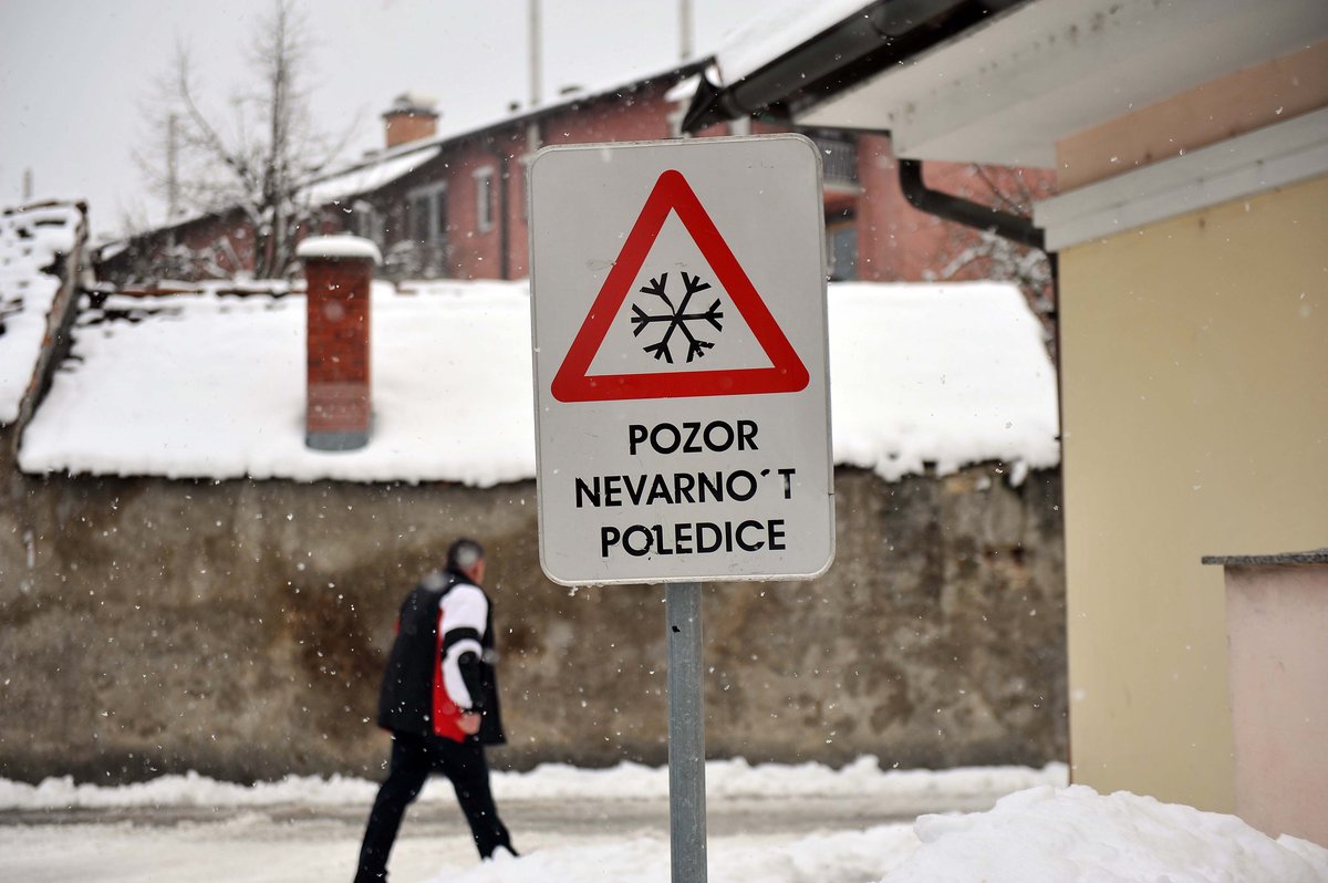 Sveži vremenski podatki: bo v naslednjih dneh spet tako obilno snežilo?