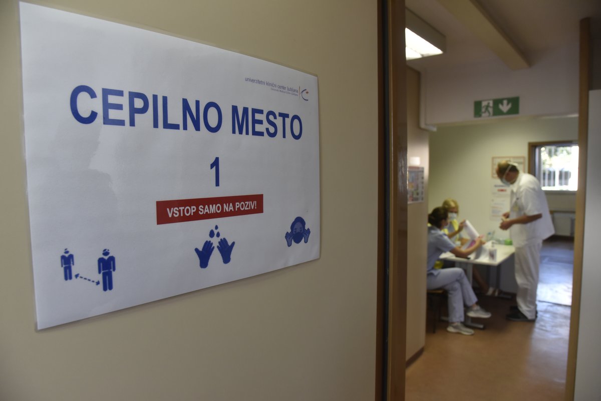 Število okužb z gripo intenzivno narašča, prispelo dodatnih 20.000 odmerkov cepiva