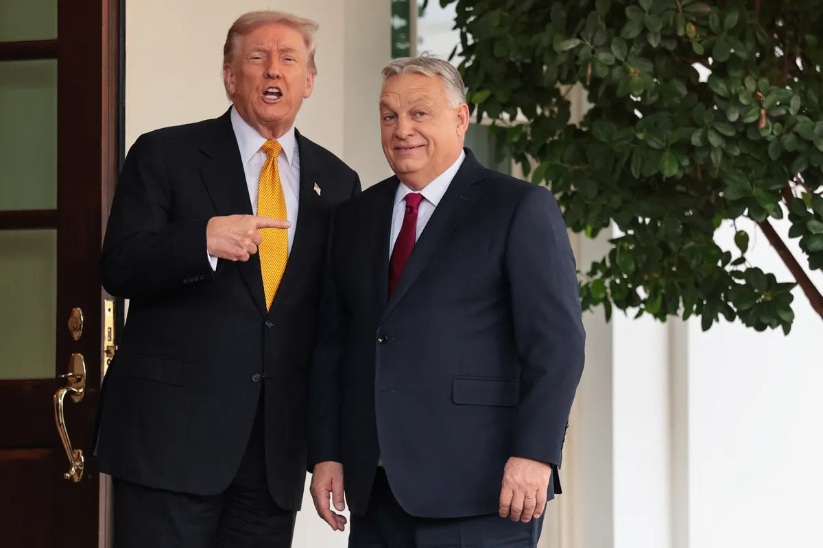 Orban in Trump sta se v Beli hiši zasula s pohvalami: "Je vpliven, a tudi ljubljen"