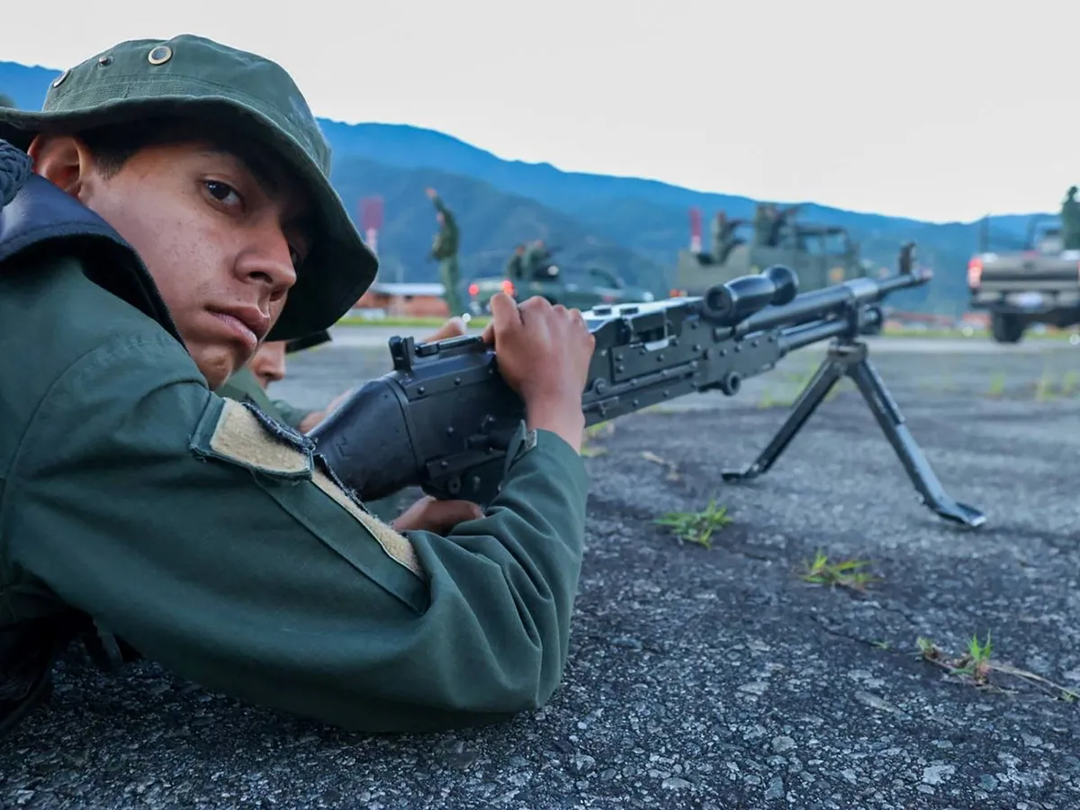 Po prihodu največje ameriške letalonosilke Venezuela v množično mobilizacijo