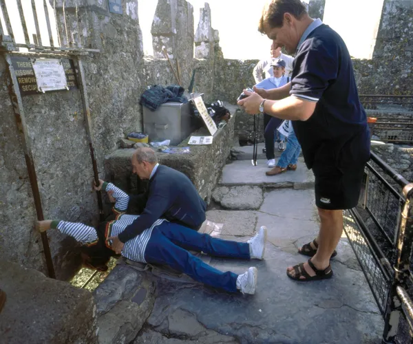 "Najbolj umazana turistična atrakcija" na svetu, ki si jo vsi želijo poljubiti