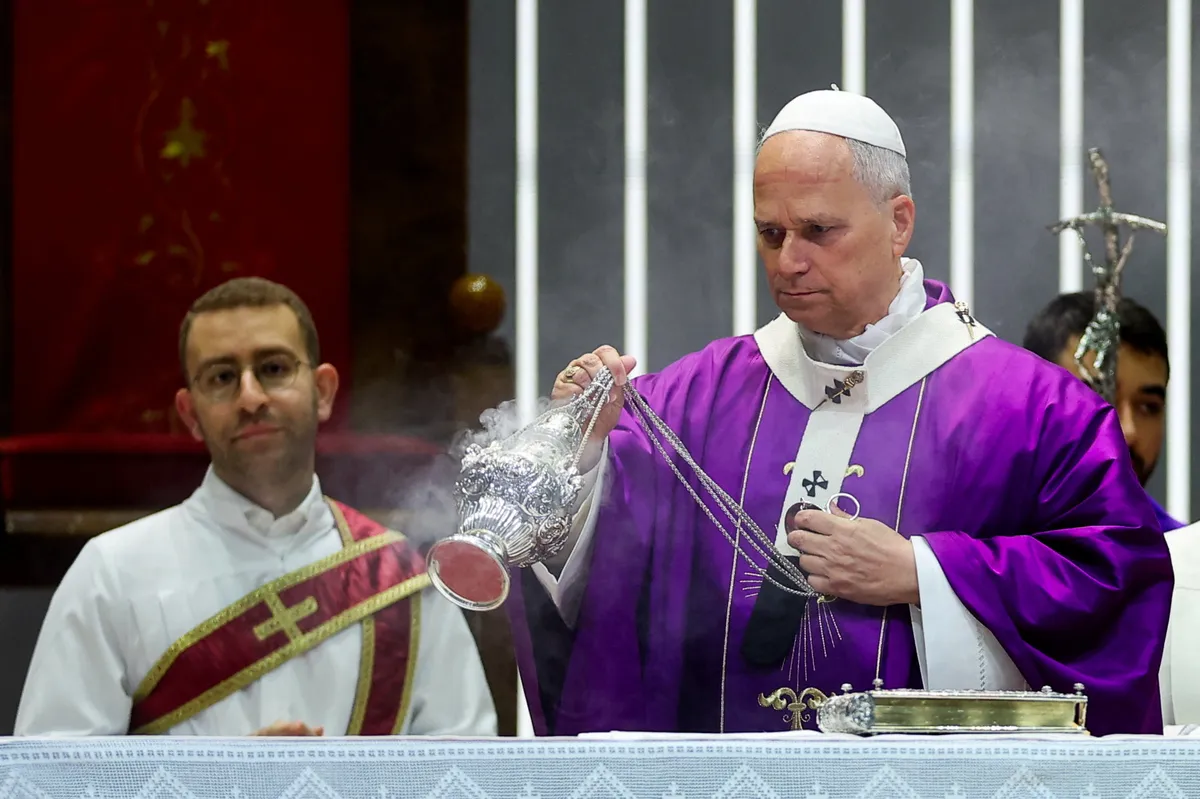 Hezbolah papeža Leona XIV. pred obiskom pozval, naj zavrne izraelsko agresijo