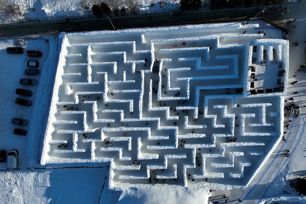 Največji snežni labirint na svetu ni zelo daleč od nas. Odprt je tudi letos