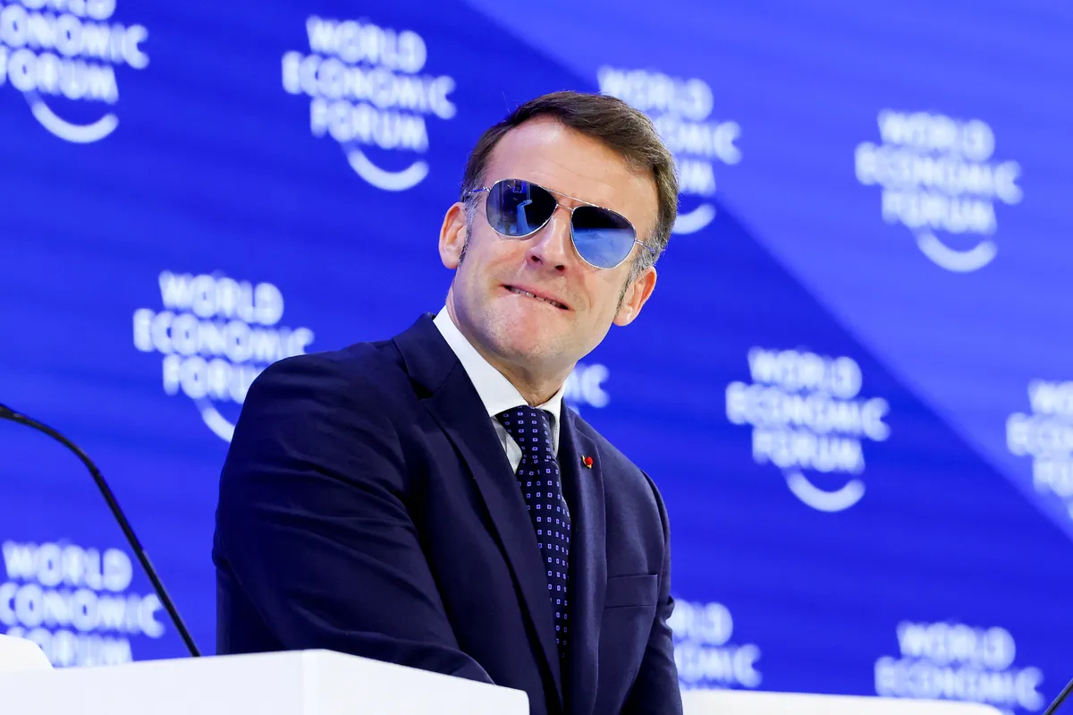 Macron ZDA obtožil novega kolonializma: "Raje kot brutalnost imamo vladavino prava"