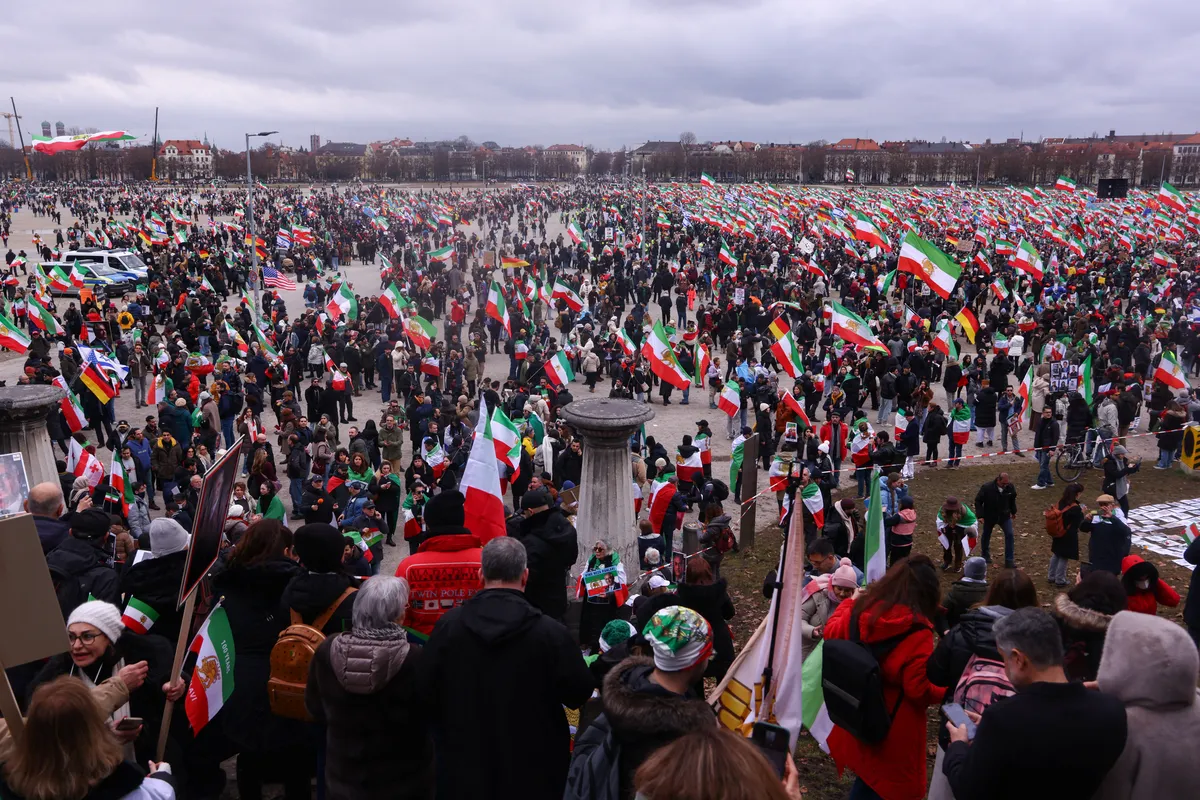 Ob varnostni konferenci v Münchnu množičen protest proti iranskemu režimu