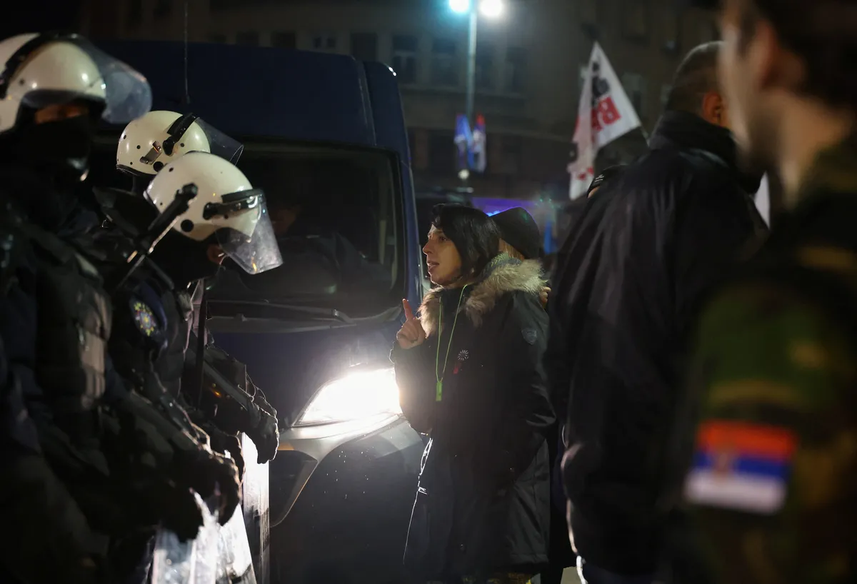 Skupina moških v Novem Sadu napadla študentske protestnike (VIDEO)