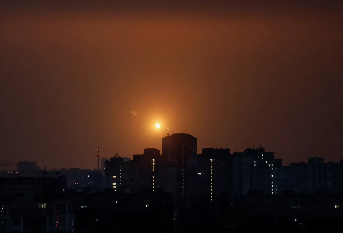 V ruskih napadih na območje Kijeva najmanj štirje mrtvi