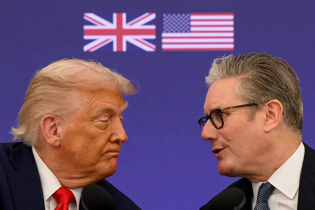 Britanski premier po Trumpovi kritiki vztraja, da "poseben odnos" z ZDA deluje