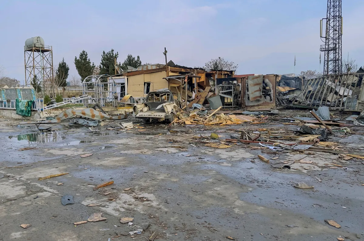 V napadu na bolnišnico v afganistanski prestolnici naj bi bilo ubitih 400 ljudi