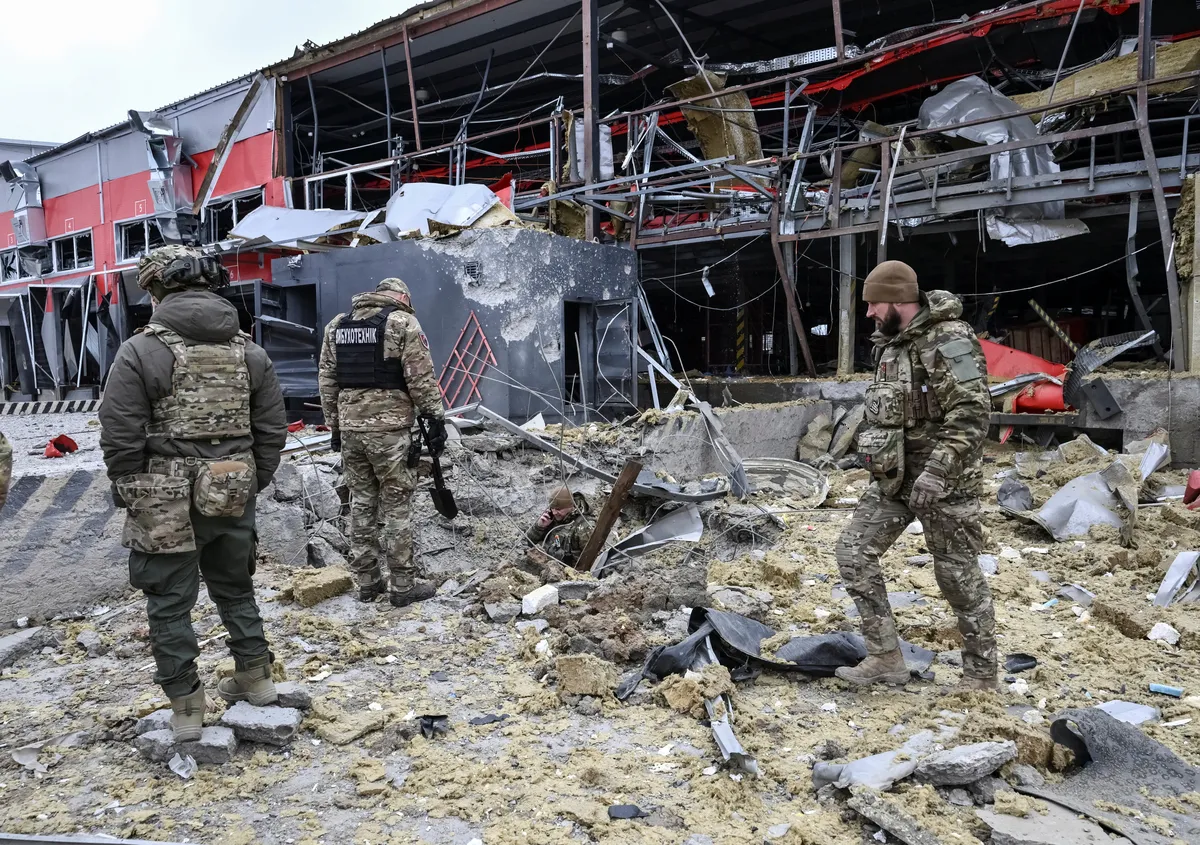 Zaradi ruskih nočnih napadov brez elektrike ostali v več ukrajinskih regijah