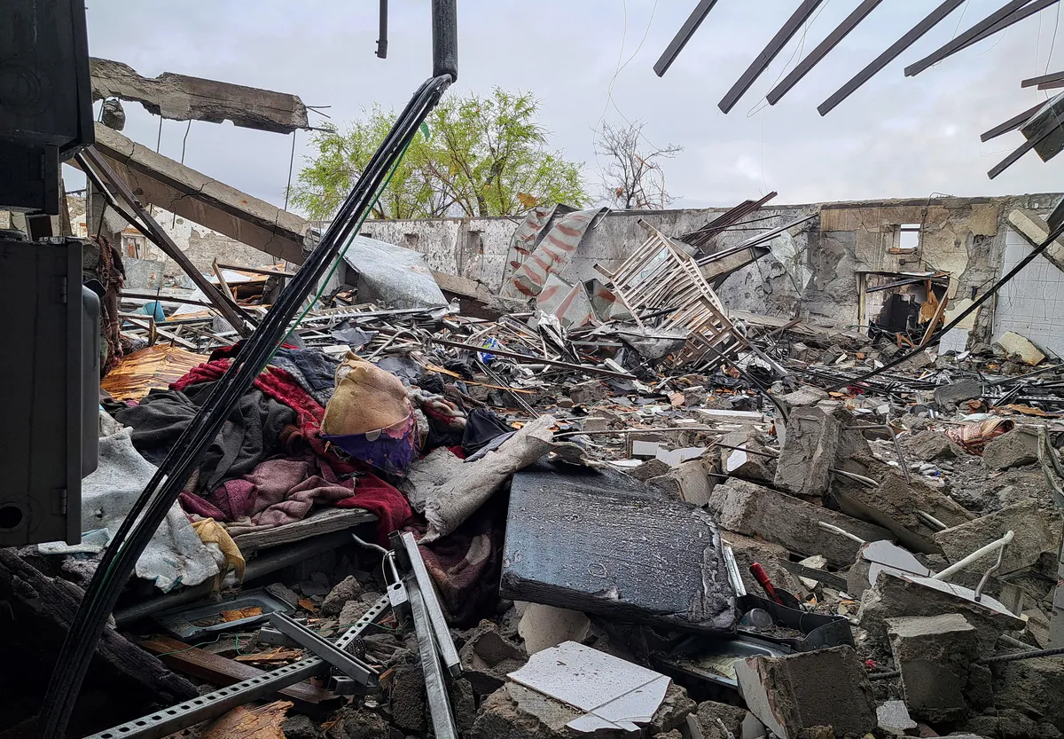 Nevladna organizacija potrdila: V napadu na Kabul ubitih ali ranjenih več sto ljudi