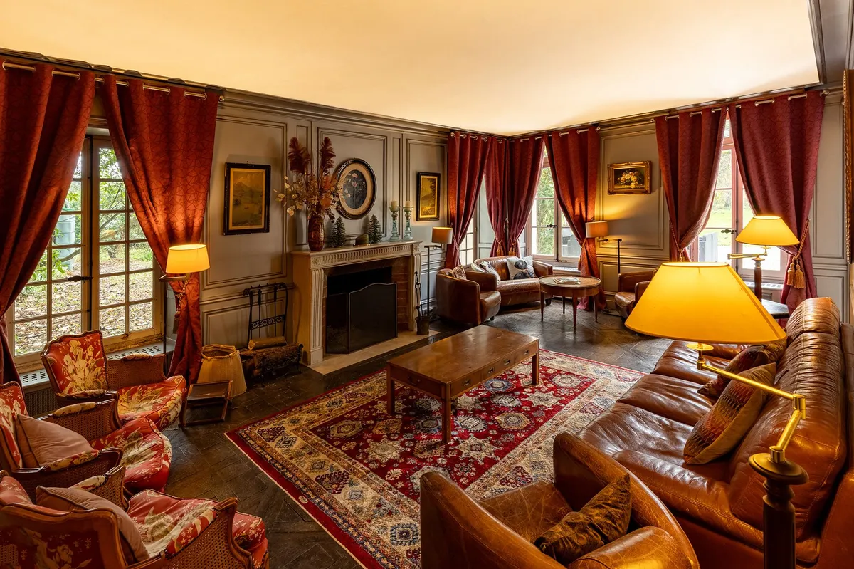 Naprodaj rezidenca legendarnega modnega oblikovalca, cena bo mnoge presenetila (FOTO)