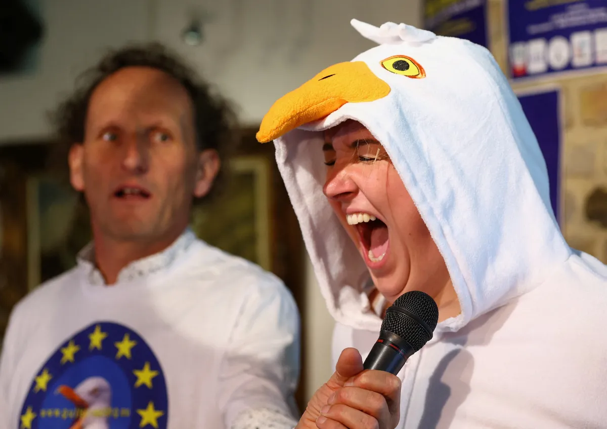 Okronali evropsko prvakinjo v oponašanju galebov. Kako se oglaša? (VIDEO)