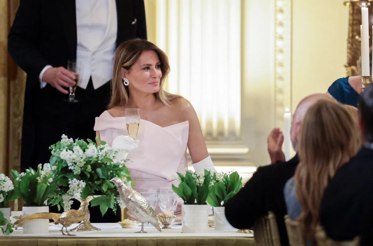 Elegantna Melania Trump v slogu Jackie Kennedy znova dviguje poglede