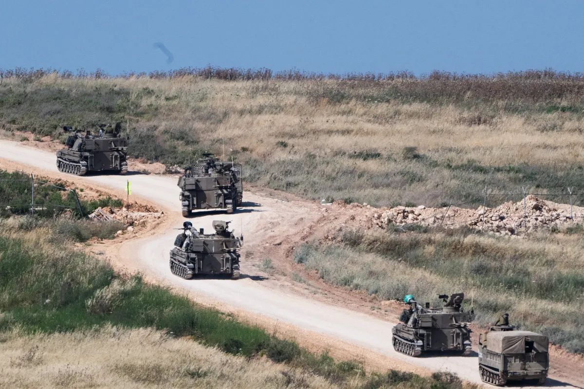 Izrael davi znova napadel cilje Hezbolaha na jugu Libanona