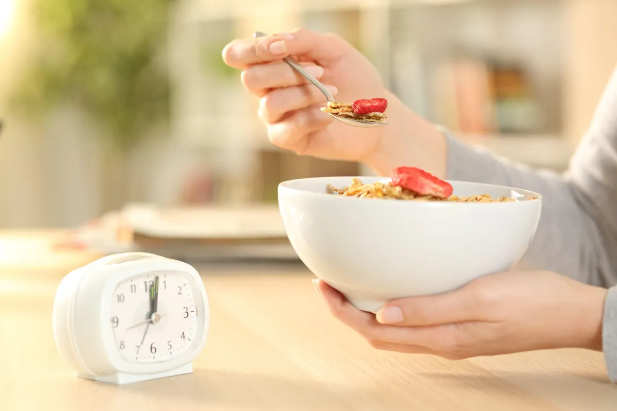 Nutricionistki razkrili, kdaj je treba jesti, če želimo uspešno shujšati