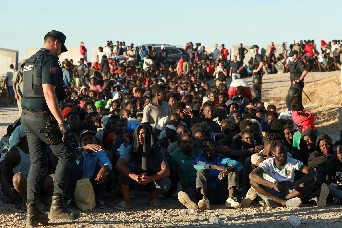 Španija objavila nove številke: v Ceuto vstopilo 72.000 migrantov, večina območje že zapustila