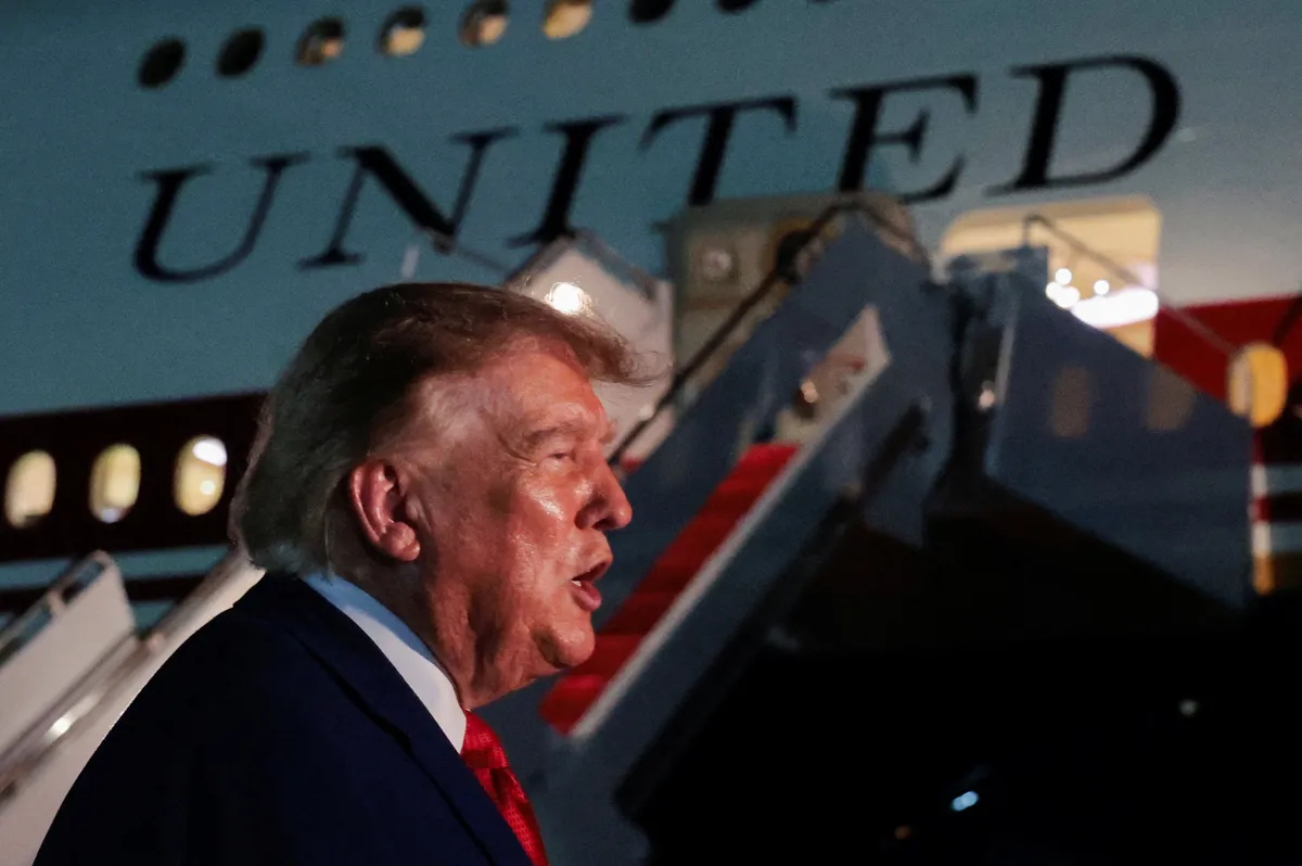 Trump pojasnil, zakaj so ga v Turčiji skrivaj premestili v drugo letalo