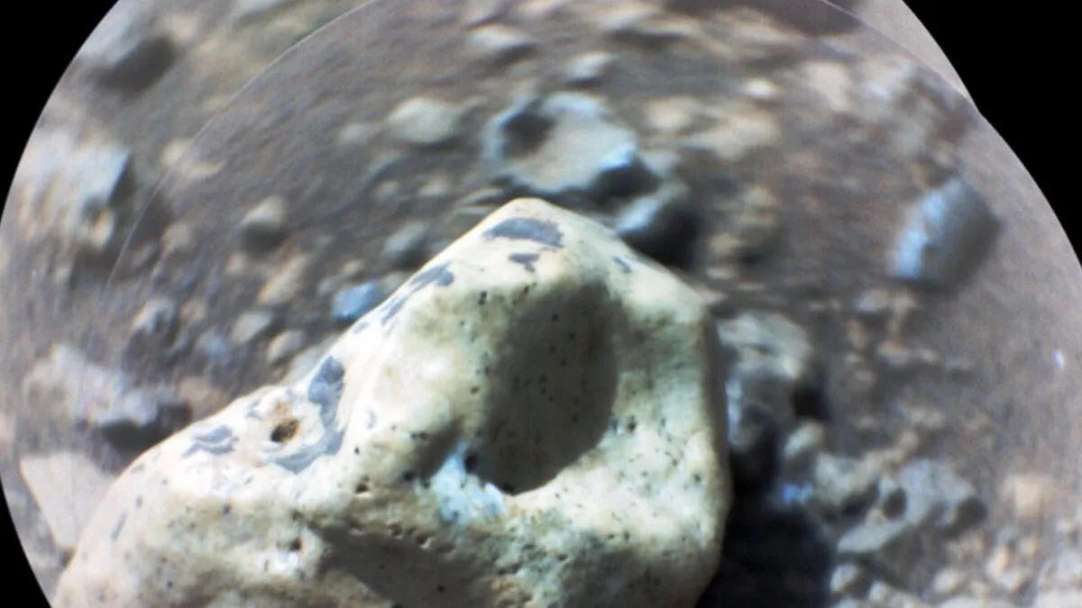 Je rover na Marsu našel drage kamne? Odkritje presenetilo znanstvenike