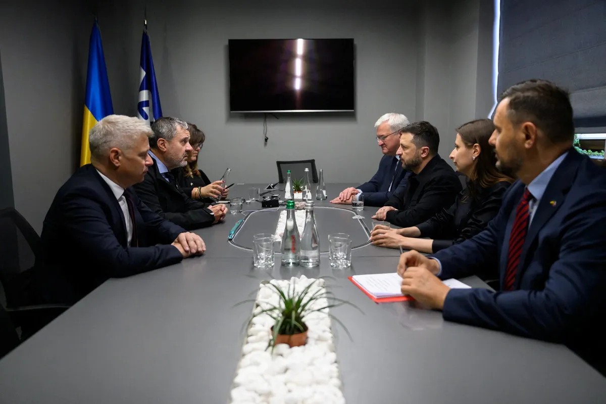 Slovenska ministra v Kijevu z Zelenskim, govorili so tudi o dronih (VIDEO)