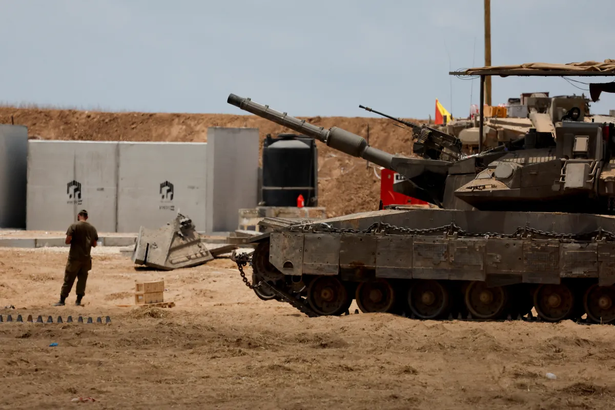 Izrael kljub prekinitvi ognja izvedel napade v Gazi: ubitih najmanj 17 ljudi