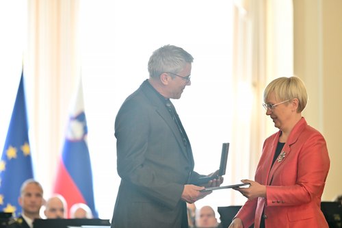 Nataša Pirc Musar odlikovala Thomasa Potokarja