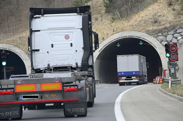 Zaradi del v predorih zaprli štajersko avtocesto v smeri proti Ljubljani