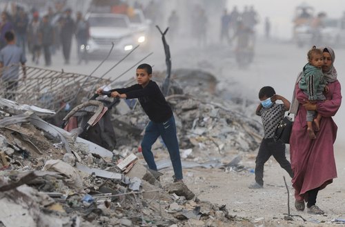 Palestinci se vračajo v razdejano mesto Gaza