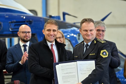 Podpis pogodbe za nakup helikopterjev za izvajanje HNMP
